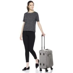 AmazonBasics Belltown Softside Rolling Spinner Suitcase Luggage - 21-Inch, Heather Grey -Luggage Factory Store 81fVEbo6lAL